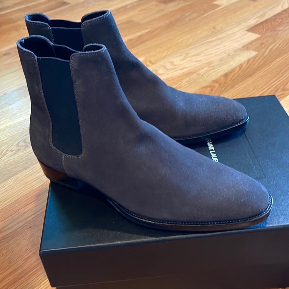 Saint laurent Wyatt chelsea suede boot